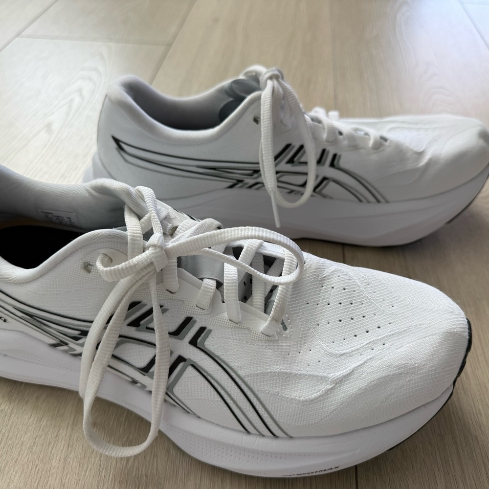 Women’s Asics GT-2000 14 size 8